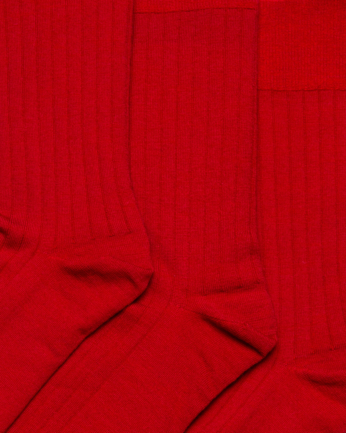 🧛 Transylvanian Merino Wool – Red